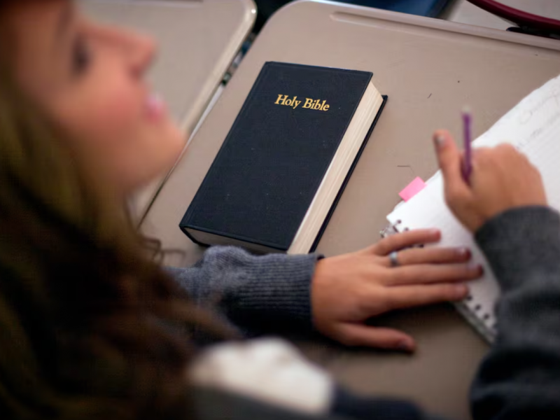 Oklahoma ordena la enseñanza de la Biblia en las escuelas públicas