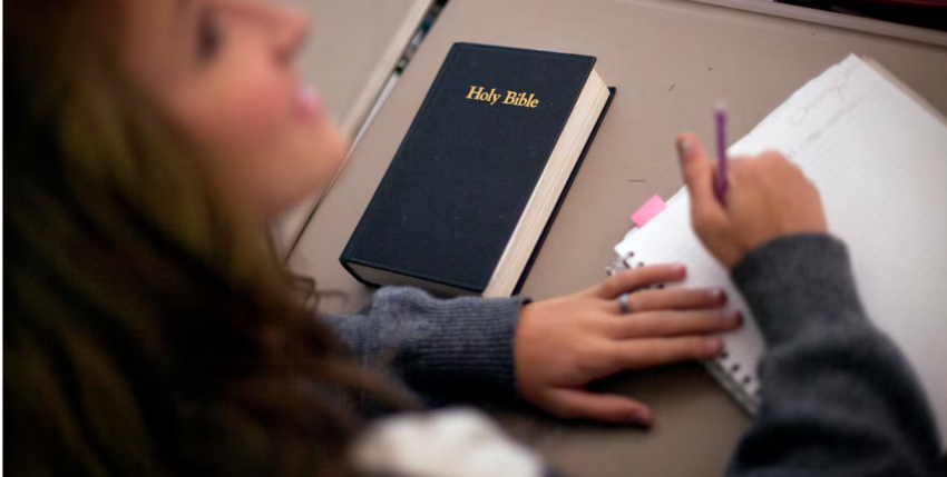 Oklahoma ordena la enseñanza de la Biblia en las escuelas públicas